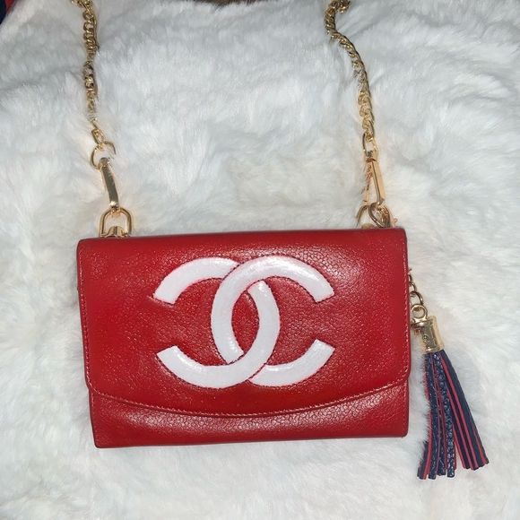 💥AUTHENTIC💥 CHANEL Caviar Custom Wallet on Chain - Picture 1 of 10